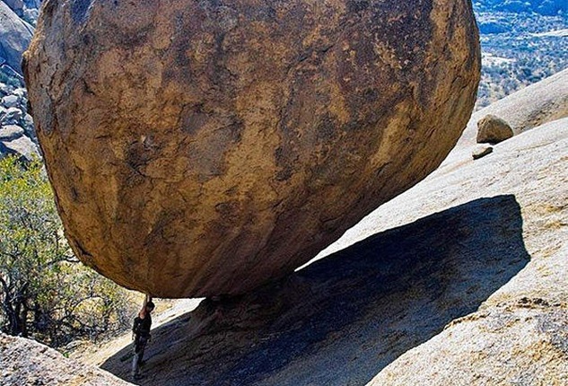 lifting-a-boulder