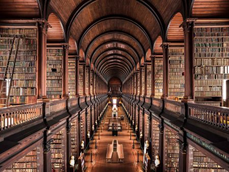 Trinity-College-Library-Dublin-1050x787